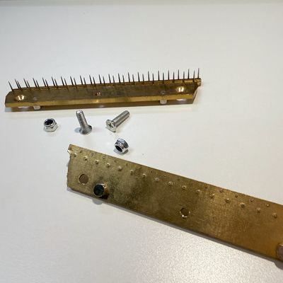 Αγορά Stenter Machine Parts Pin Plate 40pins Copper Plate Carbon Steel Needle 96mm Center Distance Without Nickel Plating ηλεκτρονική κατασκευή